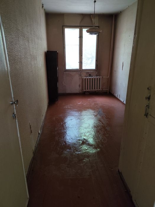 Чилонзор 8 кв.дан 2/2/4 уй срочно сотилади