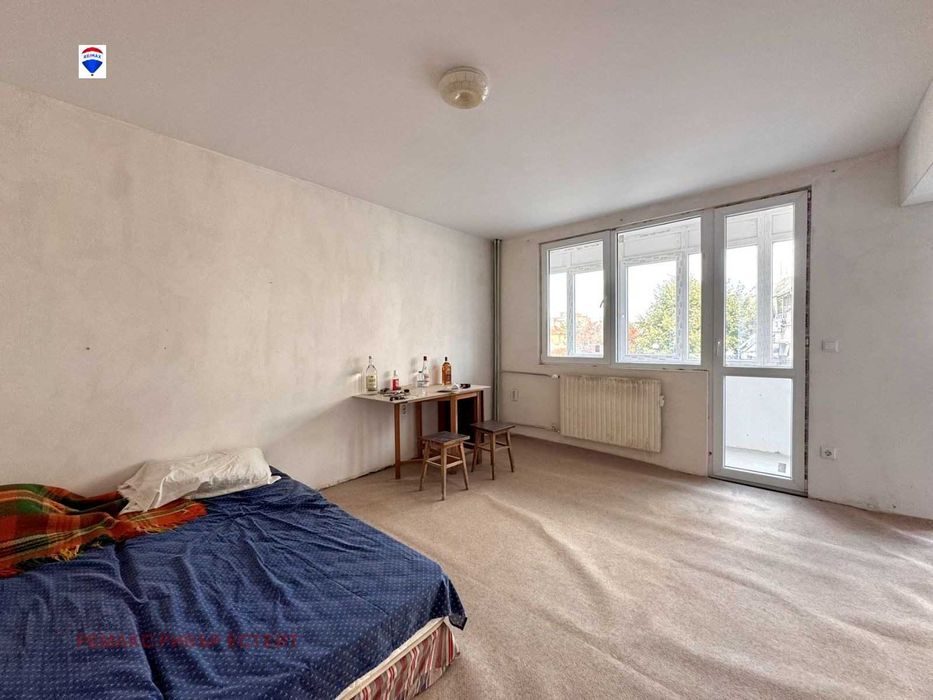 Продава се Тристаен апартамент в Русе, Център - 93 кв.м за 2075 €/кв.м - Снимка #8