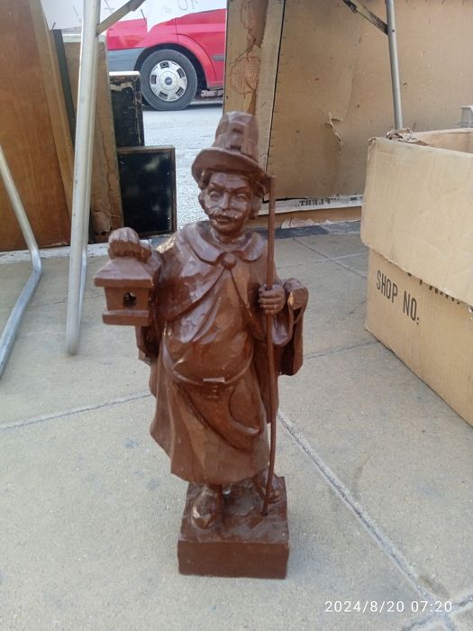 Дървена немска статуетка