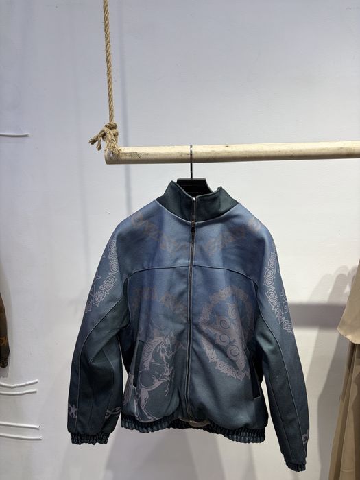 Бомберы, шапаны, жилеты