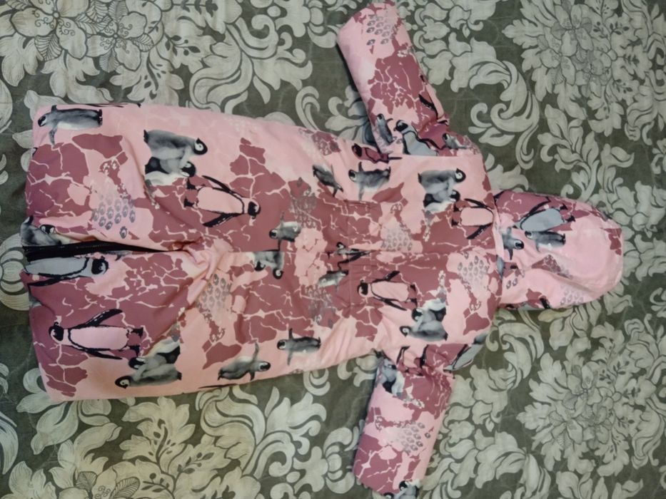 Продам зимний комбез трансформер на девочку