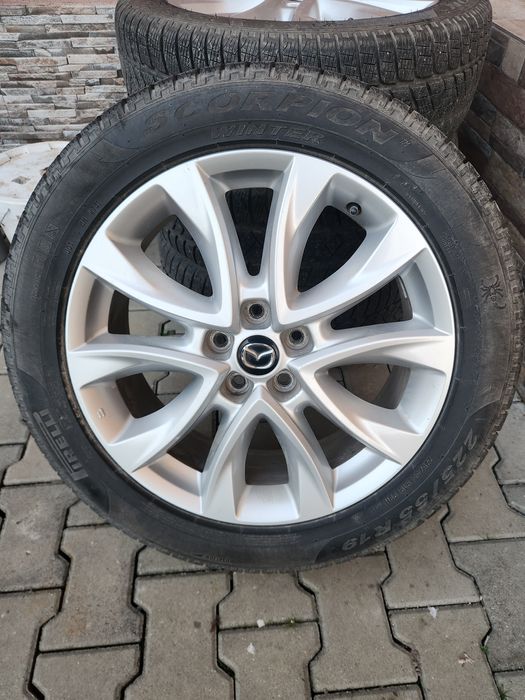 Jante mazda CX5 echipate cu cauciucuri Pirelli.