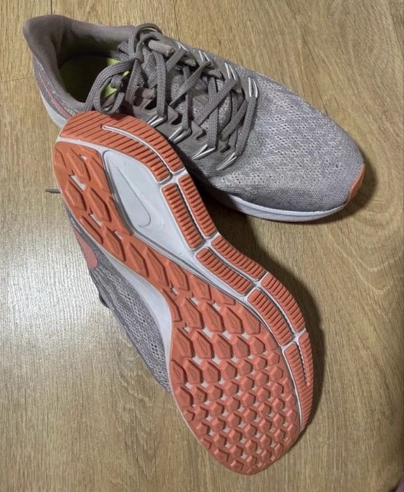 Adidasi nike nr40