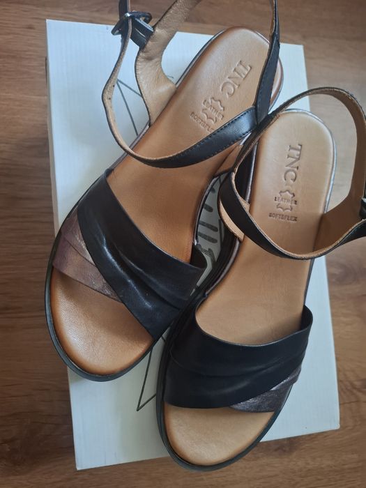 Дамски сандали от естествена кожа