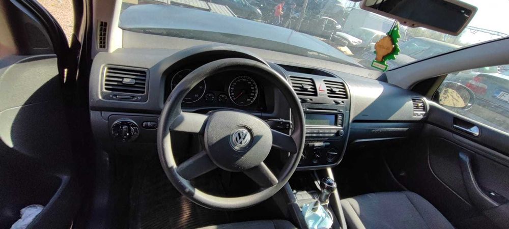Dezmembrez Volkswagen Golf 5 an 2006 1.9TDi cod motor BKC