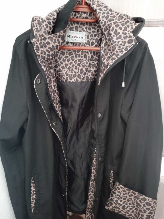 Vând geaca de primăvară