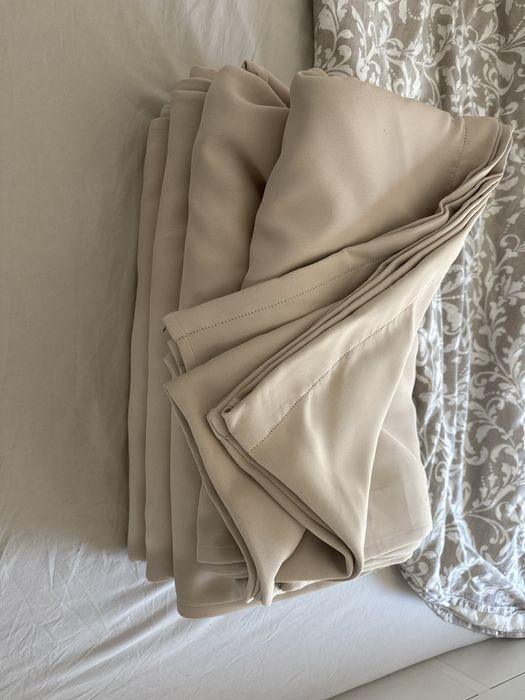 Fata de masa in/ canepa