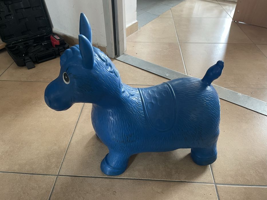 Детско пони надуваемо