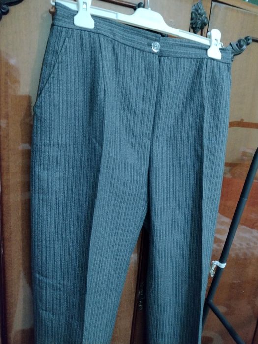 Pantaloni trening, blugi și pantaloni stofa .