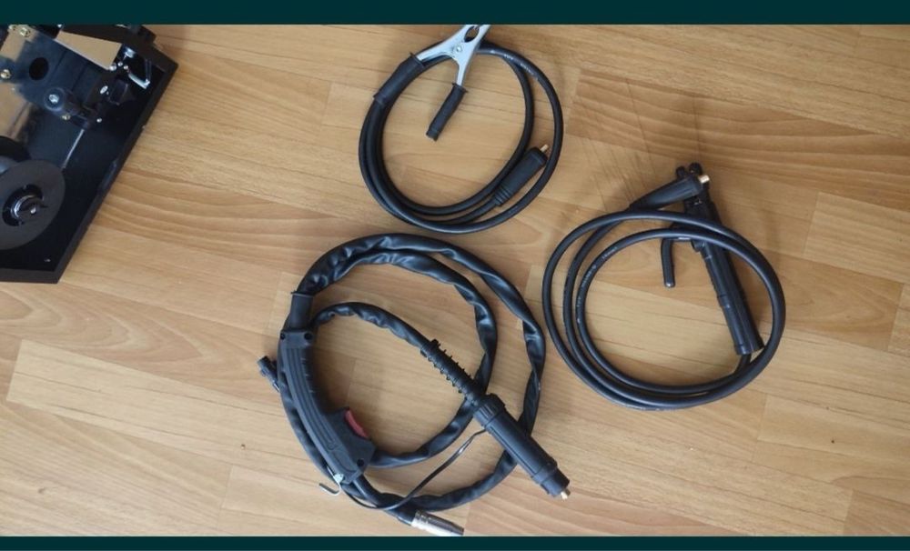 Продам инверторный сварочный полуавтомат