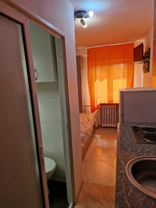 Închiriez Garsoniera