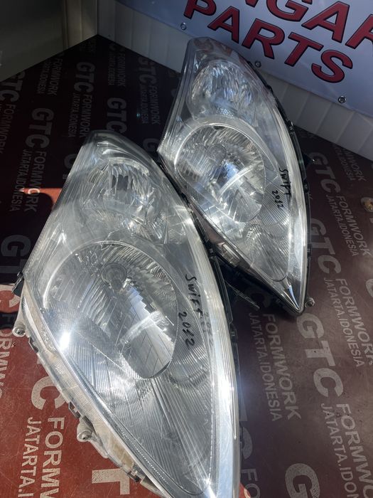 Фар Suzuki Swift 2011-