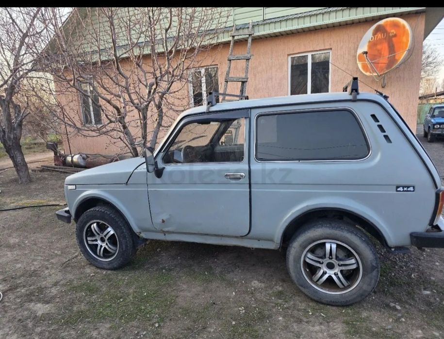 Продам ниву 2003 г