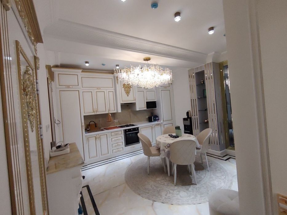 Продается 3 комн квартира в Мирабад Сити V576