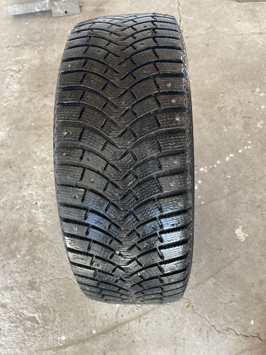 Продам шипованную резину