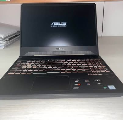 Vand sau schimb laptop gaming - stare excelenta