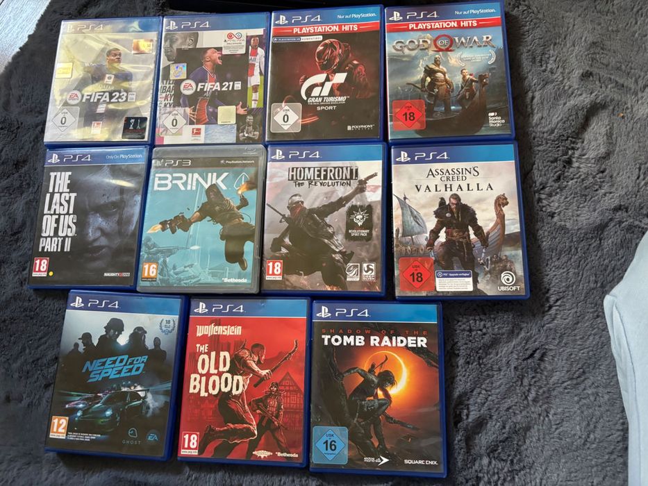 Joc PS4 cu mai multe jocuri