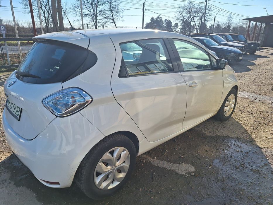 Inchiriez electric Renault Zoe, angajez sofer pt Uber/Bolt