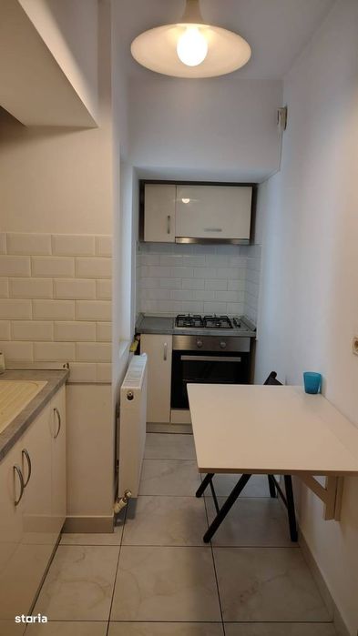 De inchiriat garsoniera cf1, mobilata și utilata, renovată, etaj 1