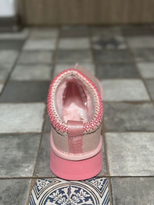 UGG Taz Culoare Roz. Marimea 38-39