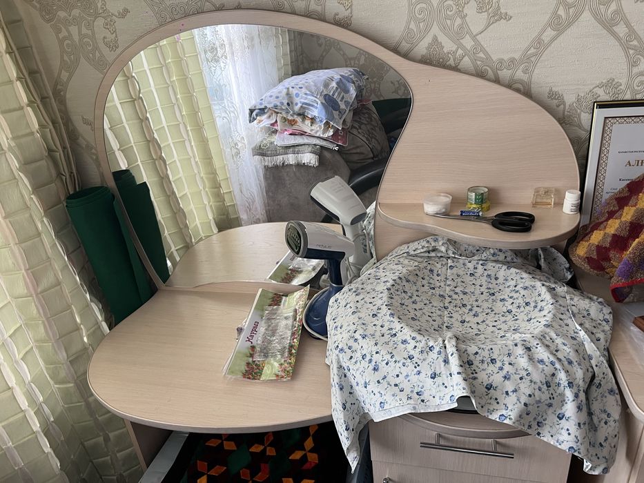 Продам кресло и столик