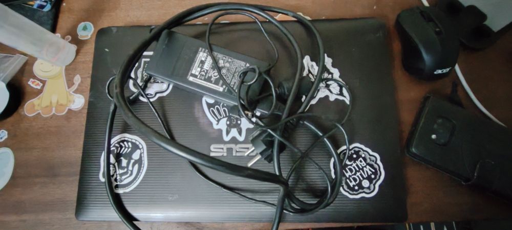 Продам ноутбук на запчасти