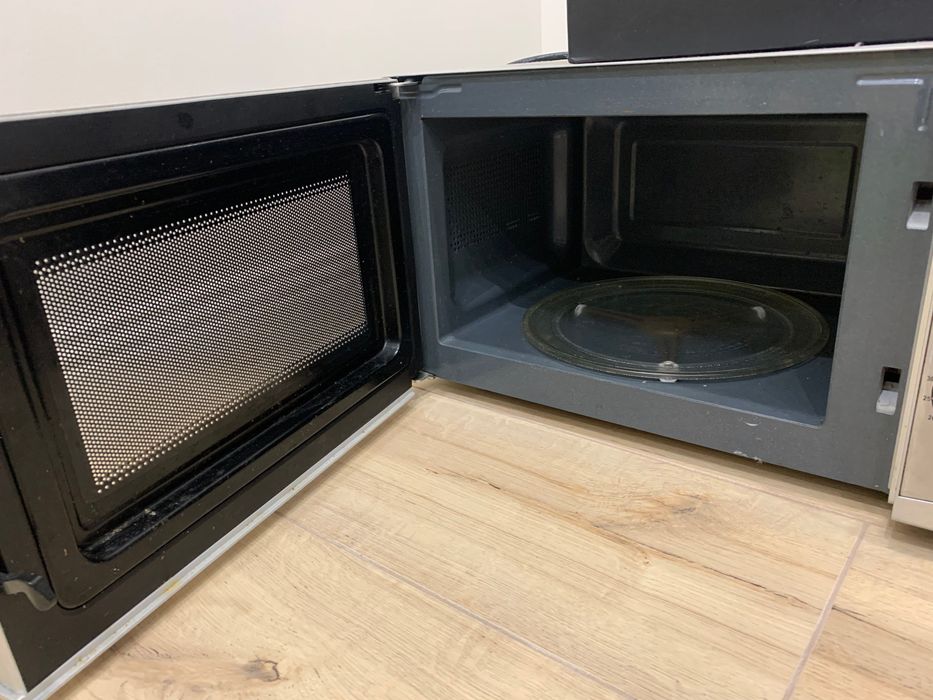 Микроволновая печь в отличном состоянии