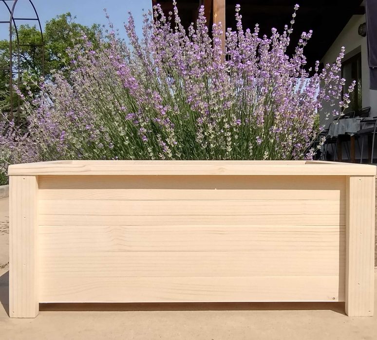 Кашпи, сандъчета, цветарници, къщи за птици