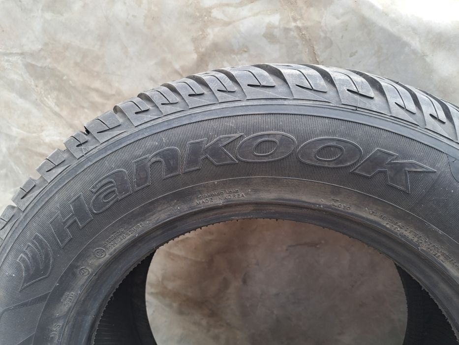 Продам две шины 285-60  R 18.