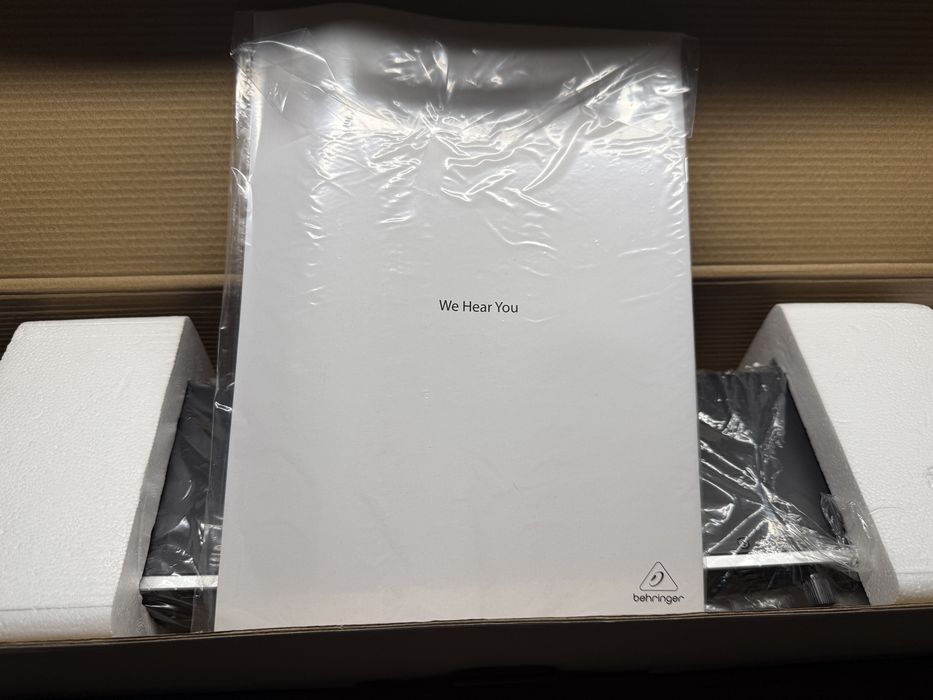 Звуковая карта Behringer U-Phoria