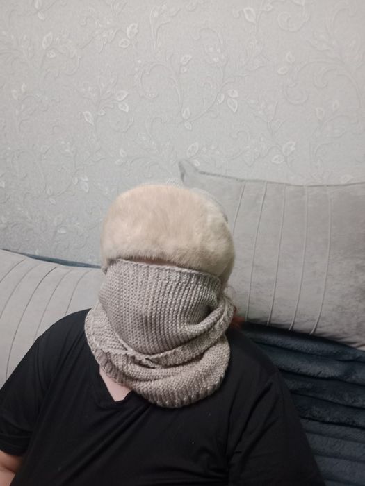 Зимняя женская шапка