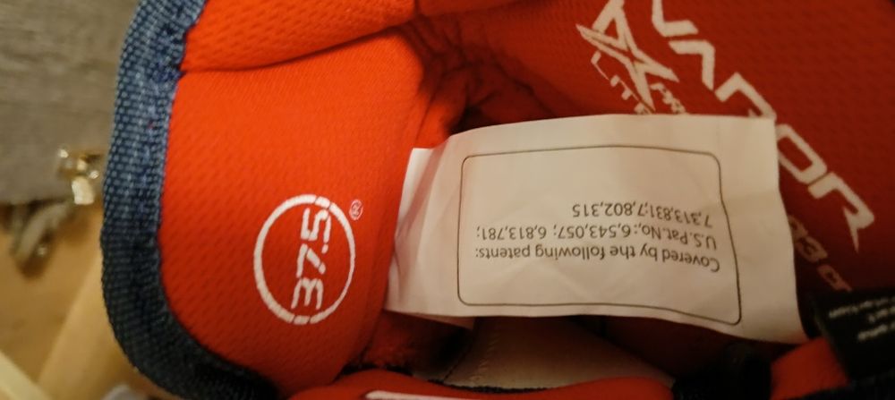 Продам хоккейные краги