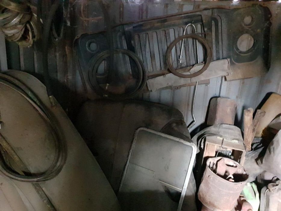 Продавам за Газ 53 калници маска капак предно стъкло