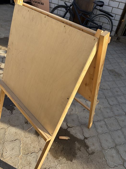 Продам Мольберт новый