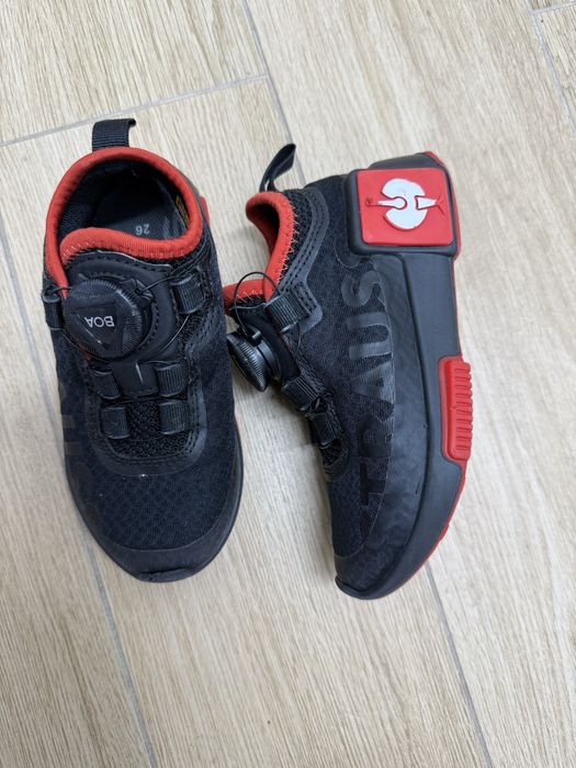 Adidasi engelbert marimea 26