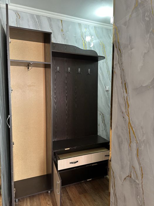 Продаётся шкаф-прихожая.