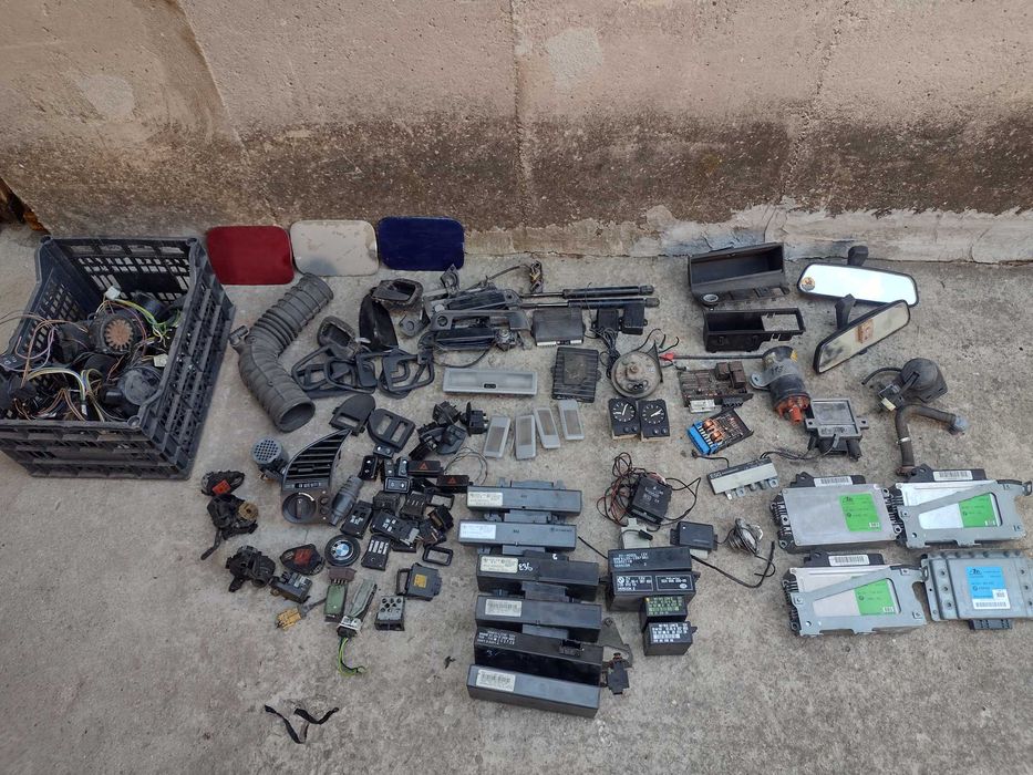 РАЗЧИСТВАНЕ ЛОТ авточасти BMW Е36 чети описанието на обявата