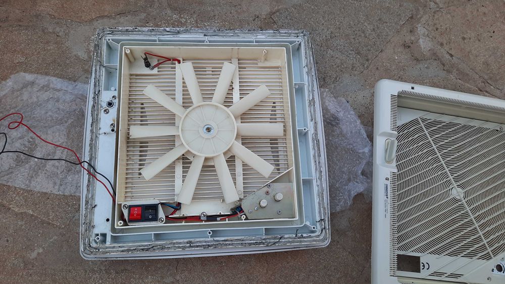 Люк с вентилатор