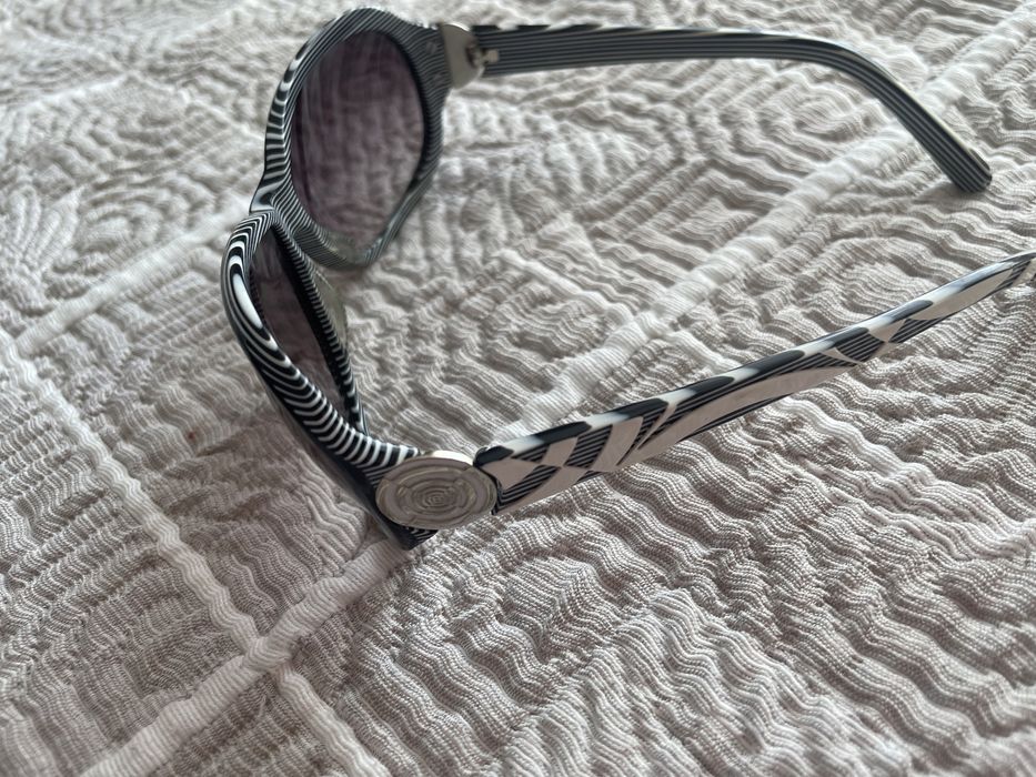 Продам очки солнцезащитные