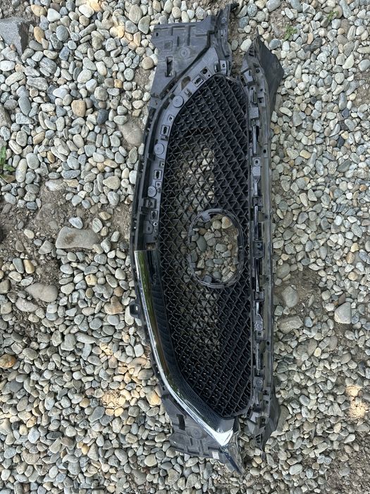 Grilă radiator mazda cx5.