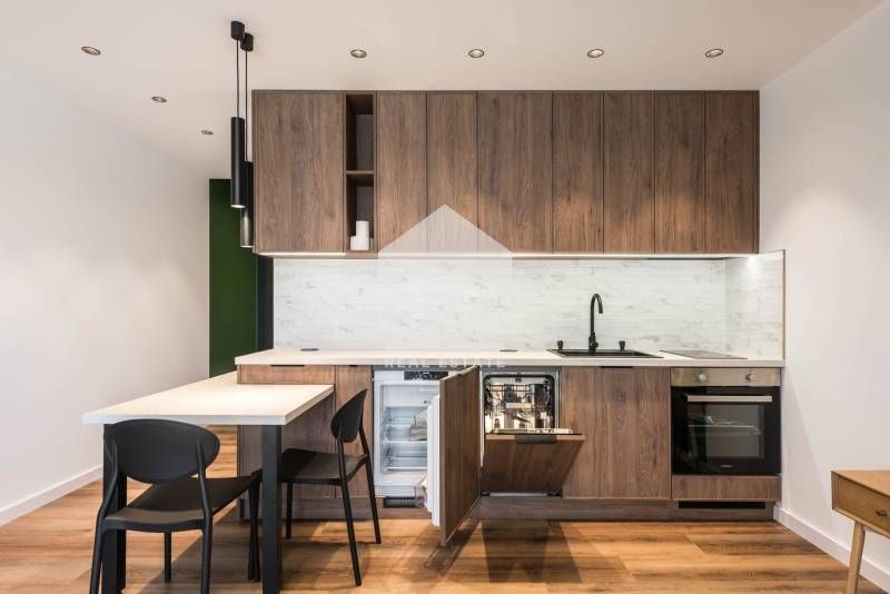 Едностаен, ексклузивен, чисто нов и обзаведен апартамент за продажба,