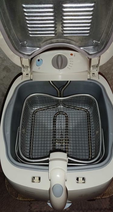 Фритюрница Philips Cucina HD 6140