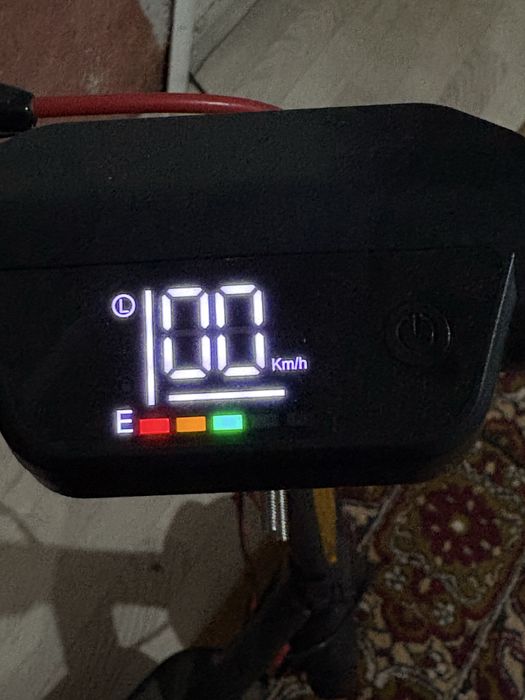 Электросамокат.