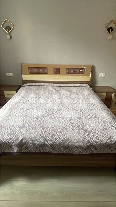 Продается спальный гарнитур