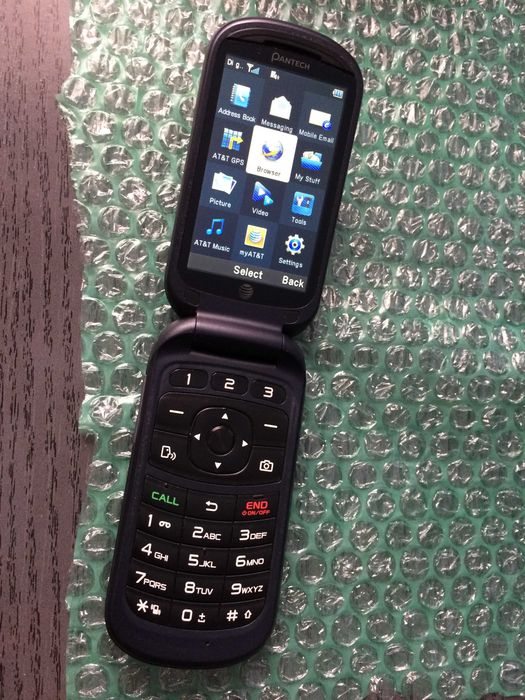 Telefon cu clapeta Pantech Breeze IV functional.Raritate in Romania.