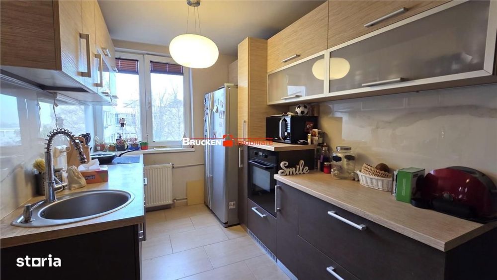 Apartament 4 camere | 76 mp utili | Etaj IV | Vedere spre Cris — fotografia 3