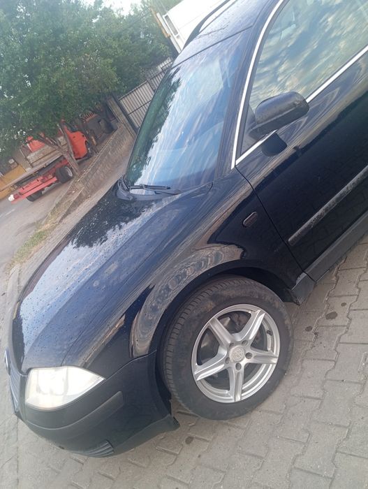 Vând passat B5 .