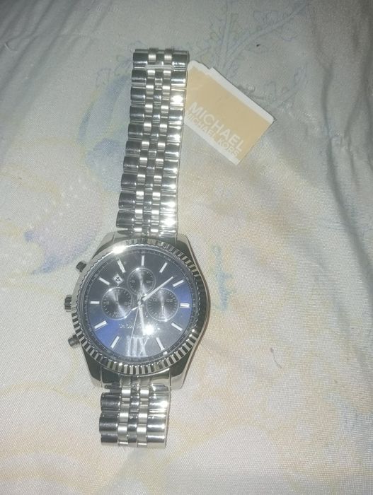 Часы доки все есть коробка тоже