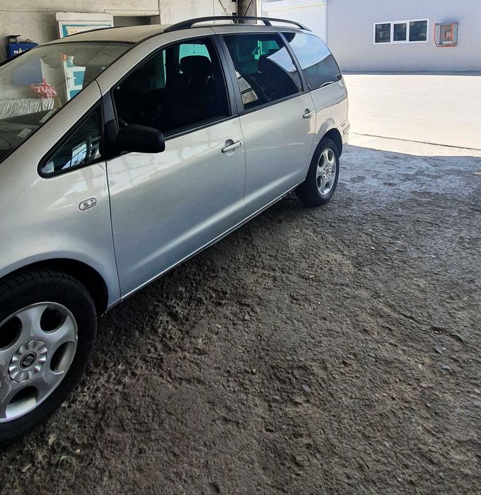 Seat Alhambra с гаранция