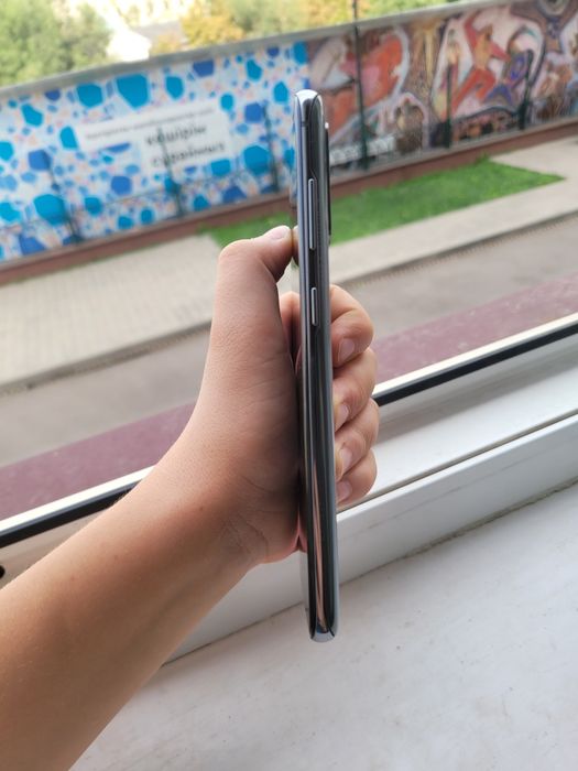 Samsung s20 128гб с торг и обменом